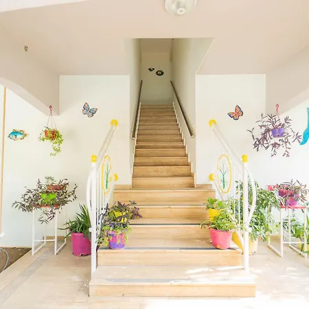 Garden Island Willa Dalyan