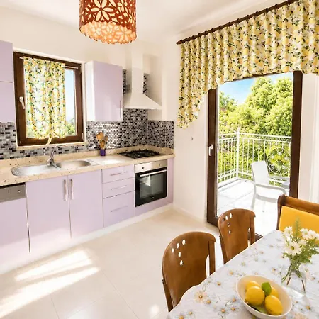 Garden Island Villa *